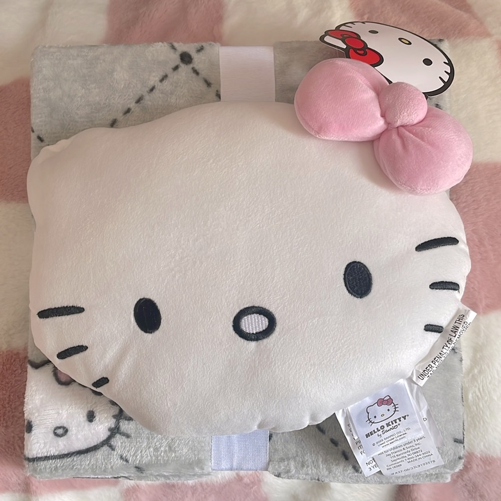 Hello Kitty blanket